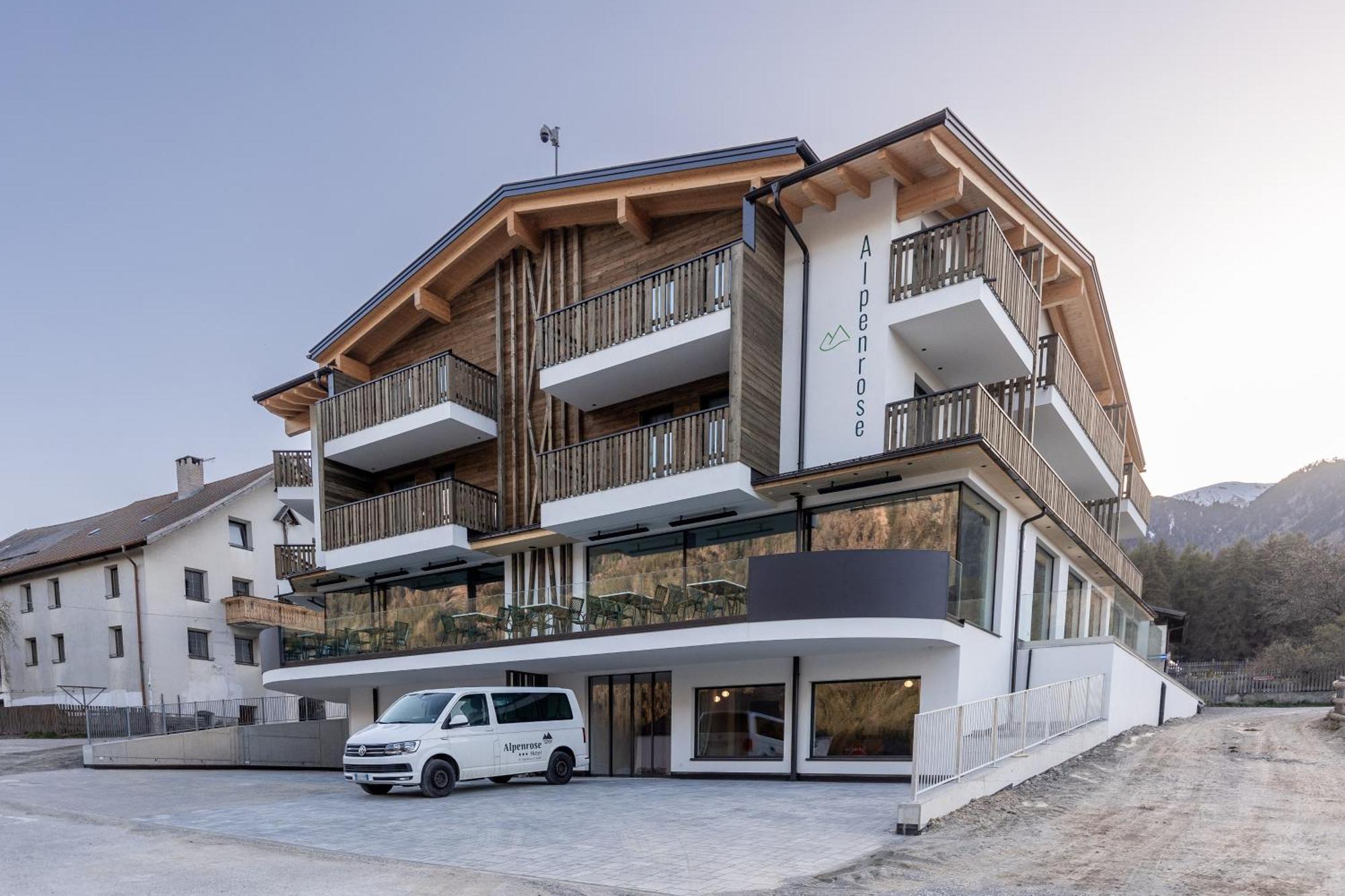Hotel Alpenrose サン・ヴァレンティーノ・アッラ・ムータ エクステリア 写真